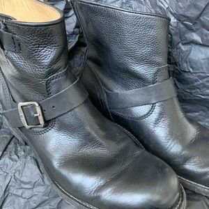 Frye Women’s Tyler Engineer Boot 9D